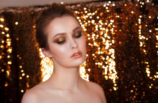 Picture-Perfect Holiday Makeup With Natural Cosmetics